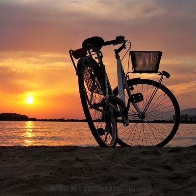 川と自転車のイメージ画像